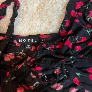 Morel rocks crop top